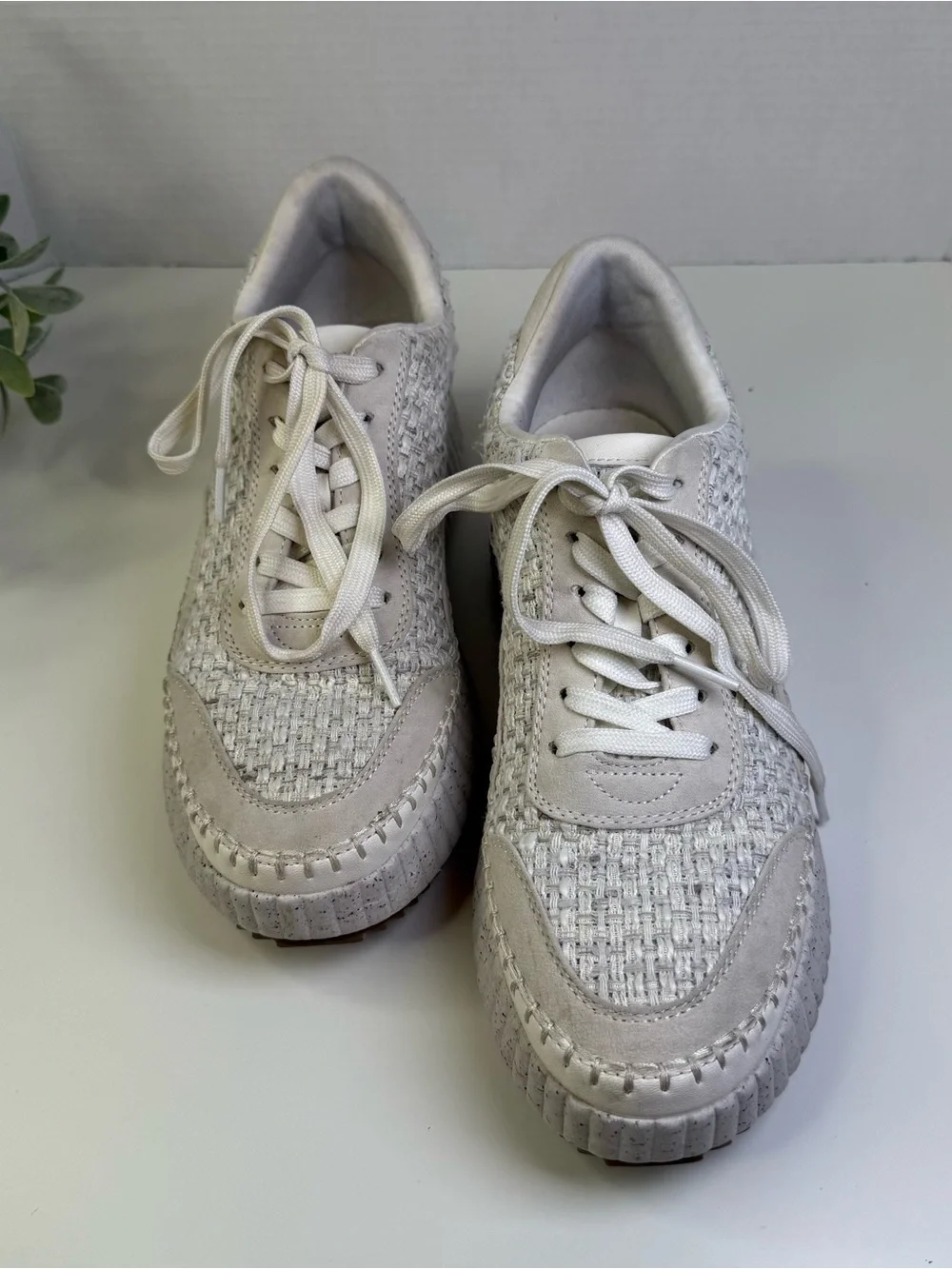 Universal Thread platform sneakers